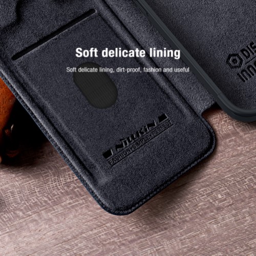 کیف چرمی محافظ لنزدار نیلکین iPhone 15 Pro مدل Qin Pro (1)
